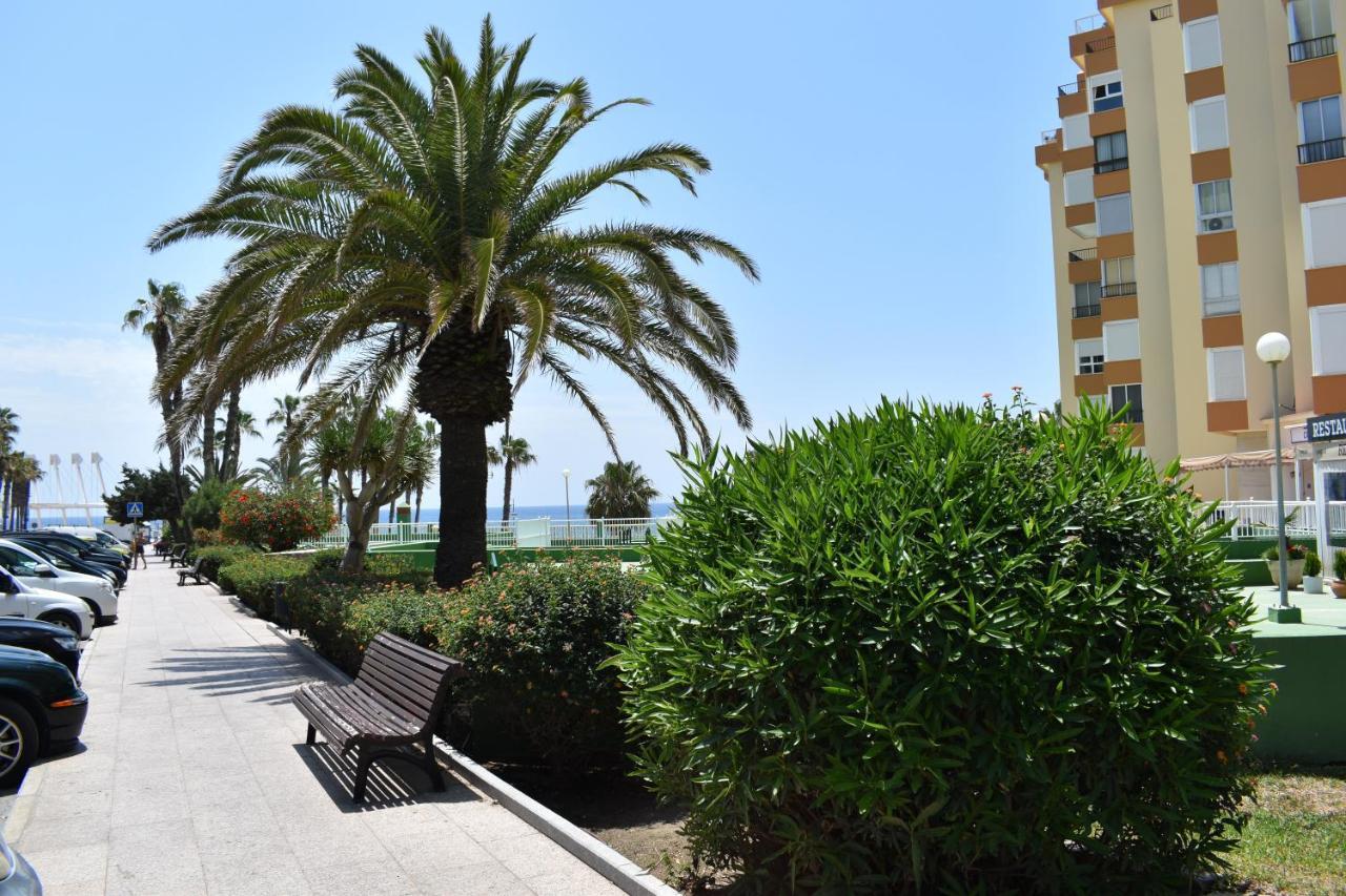 Ferienwohnung Fantastic Studio - Beachfront Torrox Exterior foto
