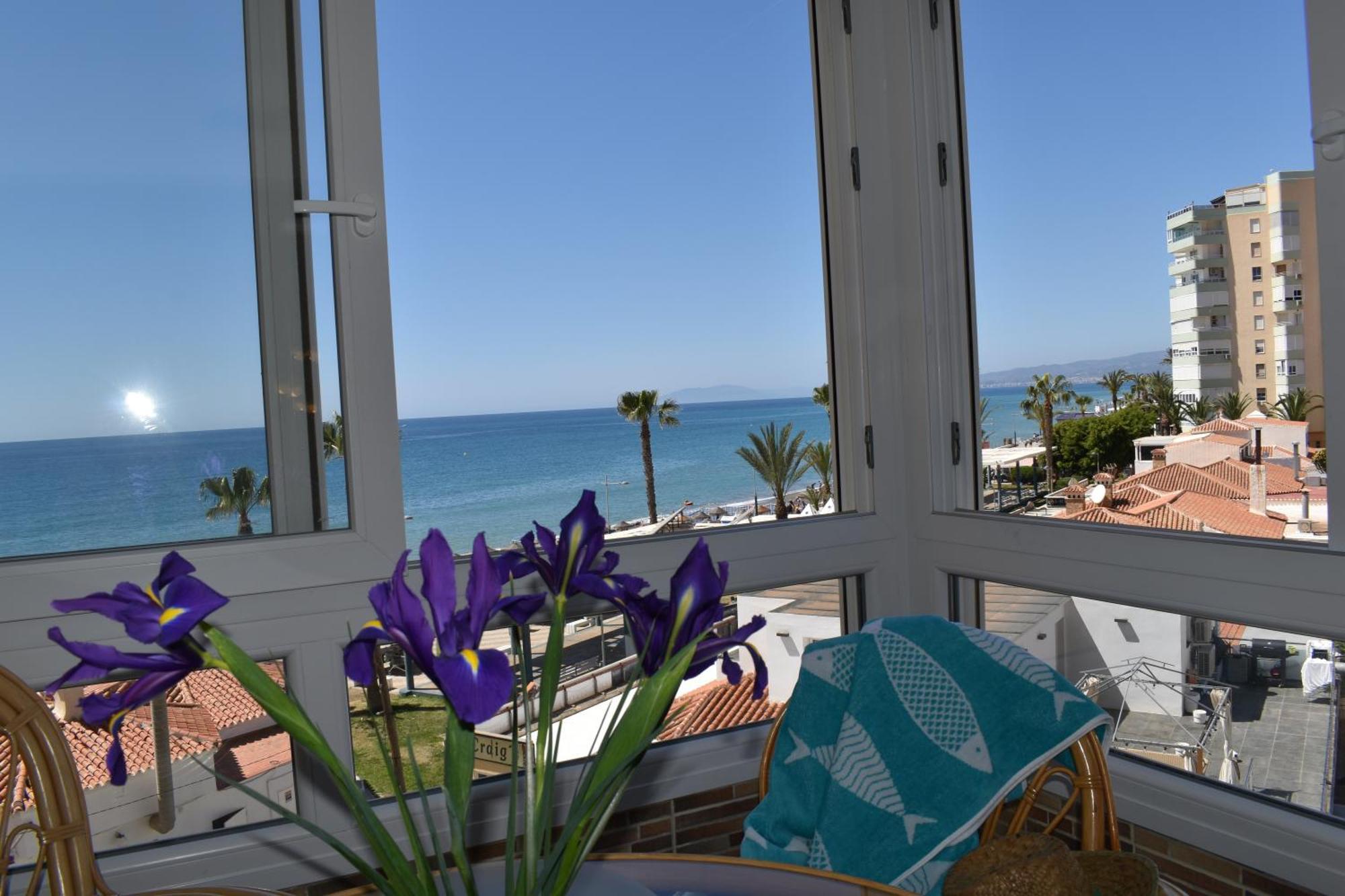 Ferienwohnung Fantastic Studio - Beachfront Torrox Exterior foto
