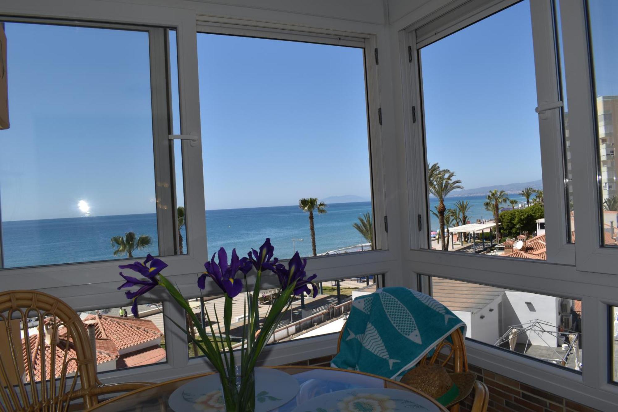 Ferienwohnung Fantastic Studio - Beachfront Torrox Exterior foto