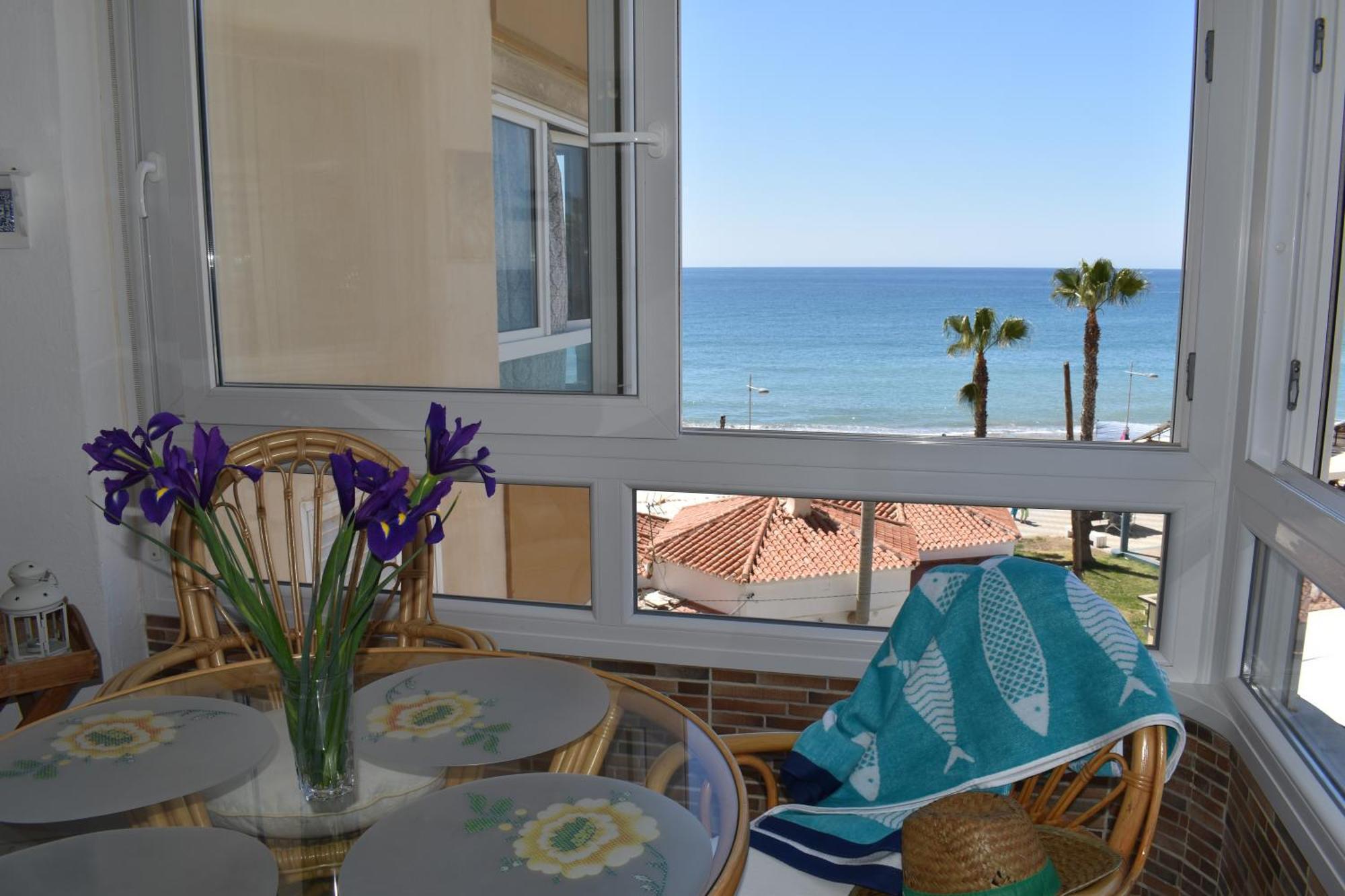 Ferienwohnung Fantastic Studio - Beachfront Torrox Exterior foto