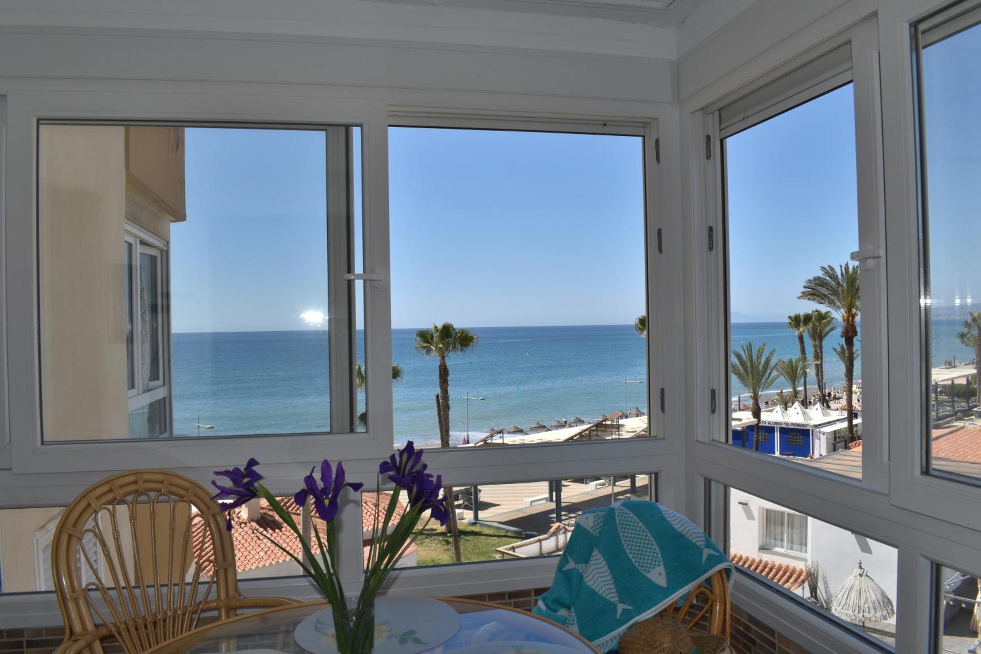 Ferienwohnung Fantastic Studio - Beachfront Torrox Exterior foto